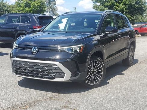 New 2025 Volkswagen Taos SE image 33