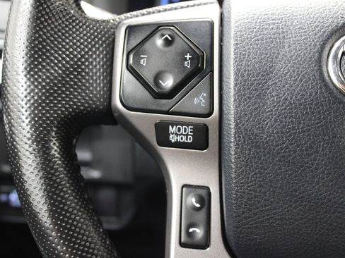 Used 2016 Toyota Tacoma Limited image 9