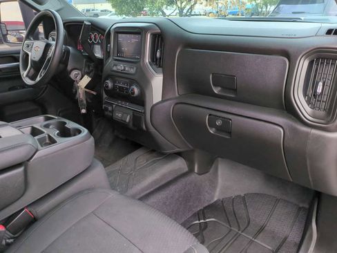 Used 2023 Chevrolet Silverado 2500 Custom w/ Custom Convenience Package image 27