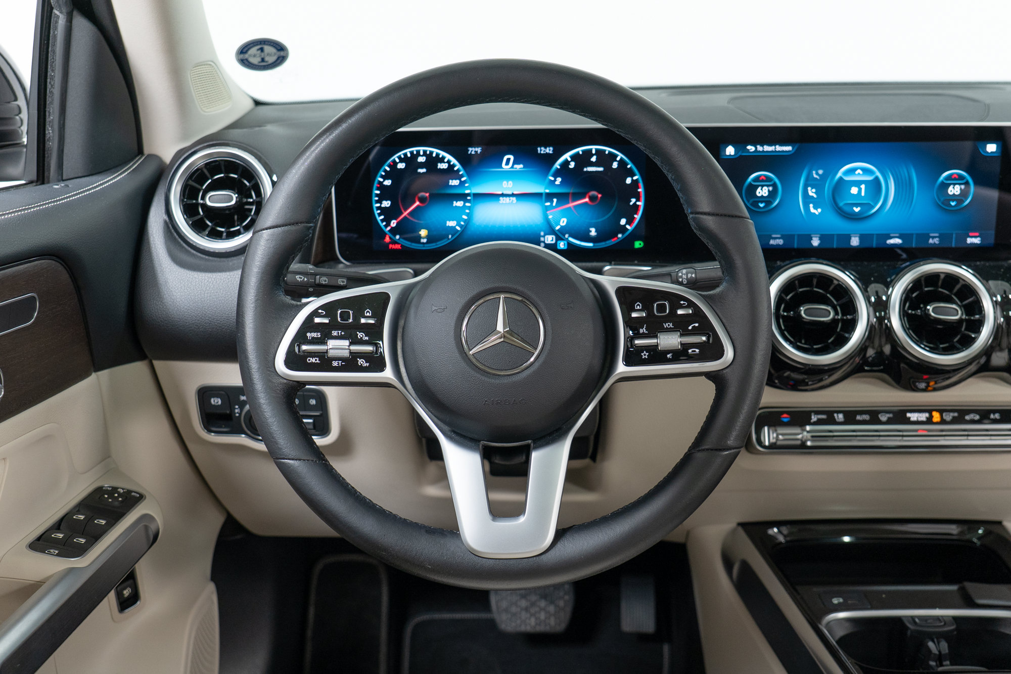 Certified 2020 Mercedes-Benz GLB 250 4MATIC image 17