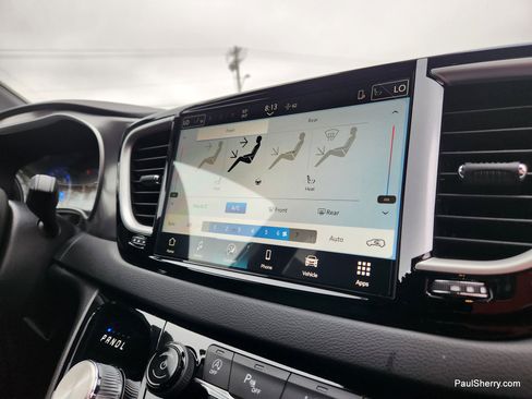 New 2026 Chrysler Voyager LX image 38