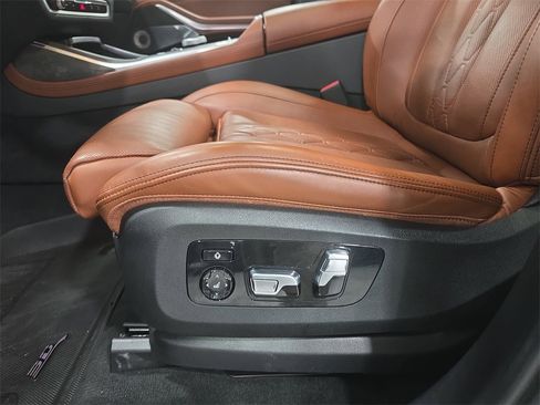 Certified 2023 BMW X7 M60i w/ Executive Package image 24