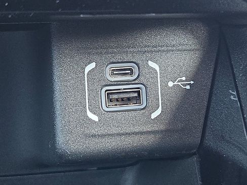 New 2026 Jeep Compass Latitude image 9