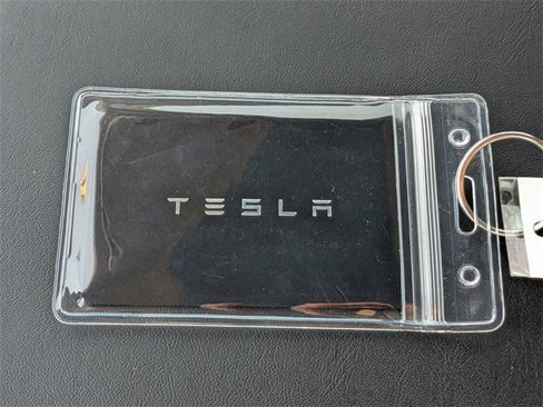 Used 2020 Tesla Model Y Performance image 35