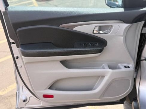 Used 2016 Honda Pilot EX image 9