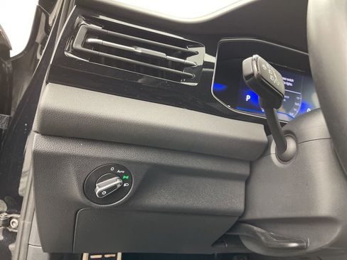 Used 2025 Volkswagen Jetta Sport image 19