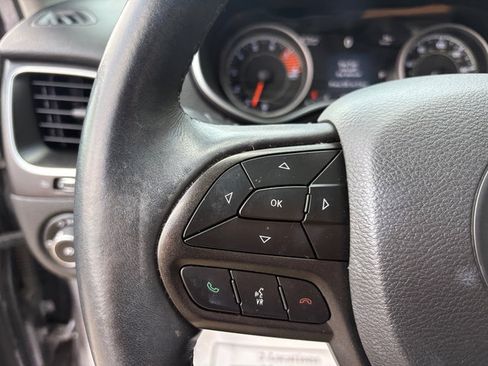 Used 2019 Jeep Cherokee Trailhawk w/ Comfort/Convenience Group AWD/4WD image 23