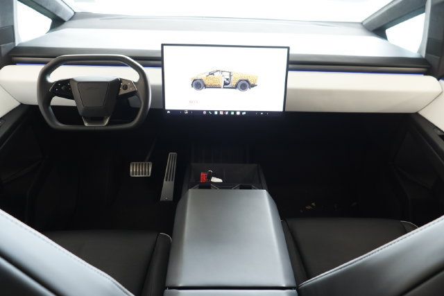 Used 2024 Tesla Cybertruck AWD Crew Cab image 27