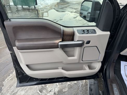 Used 2020 Ford F150 Limited w/ Trailer Tow Package image 7