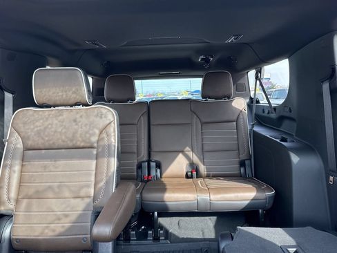 Used 2025 GMC Yukon XL Denali Ultimate w/ LPO, Floor Liner Package AWD/4WD image 43