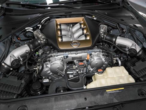 Used 2024 Nissan GT-R T-spec Dual-clutch 6-Speed Tra w/ Floor Mat Package image 53