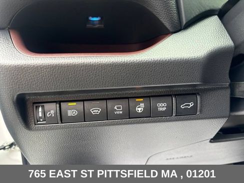 Used 2025 Toyota RAV4 Limited w/ Advanced Technology Package AWD/4WD image 20