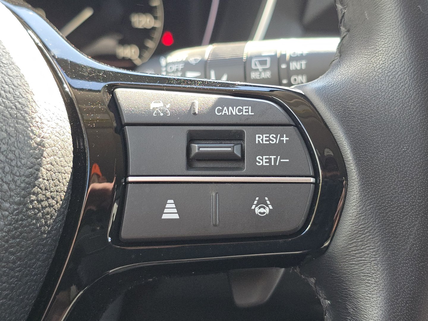 Used 2025 Honda Pilot EX-L image 34