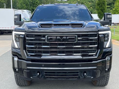 Used 2024 GMC Sierra 2500 AT4 w/ AT4 Premium Plus Package AWD/4WD image 4