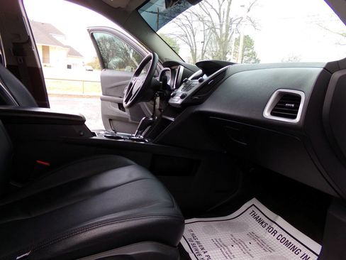 Used 2017 Chevrolet Equinox LS image 23