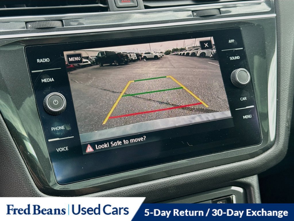 Used 2020 Volkswagen Tiguan SE w/ Panoramic Sunroof Package AWD/4WD image 18