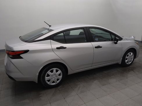Used 2022 Nissan Versa S FWD image 10