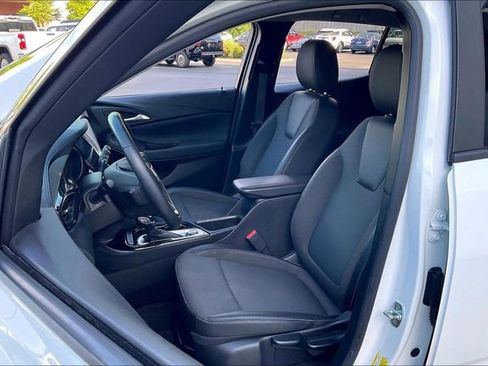 Used 2023 Buick Encore GX Preferred FWD image 25