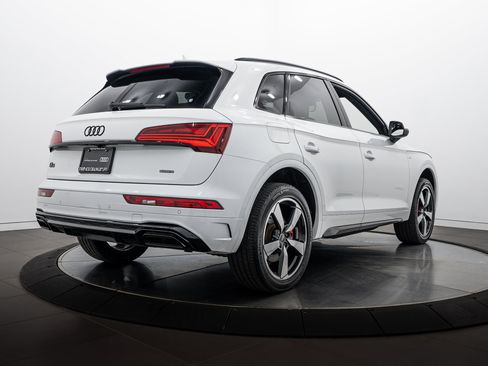 Certified 2024 Audi Q5 2.0T Premium Plus AWD/4WD image 4