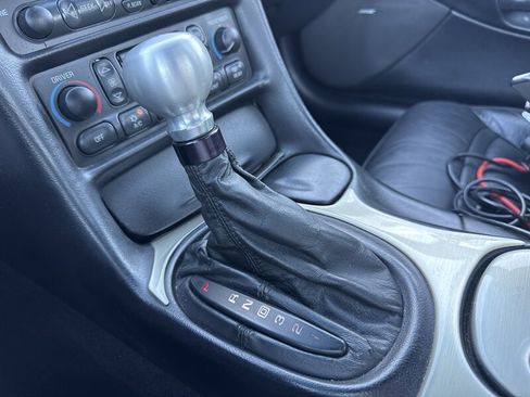 Used 2001 Chevrolet Corvette Coupe w/ Preferred Equipment Group1 image 21