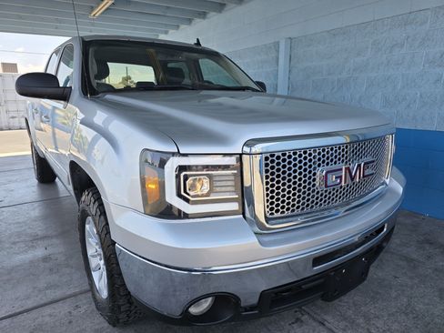Used 2013 GMC Sierra 1500 SLE w/ Max Trailering Pack AWD/4WD image 1