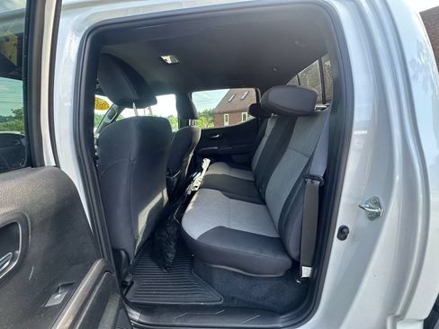 Used 2023 Toyota Tacoma TRD Sport w/ Technology Package AWD/4WD image 16