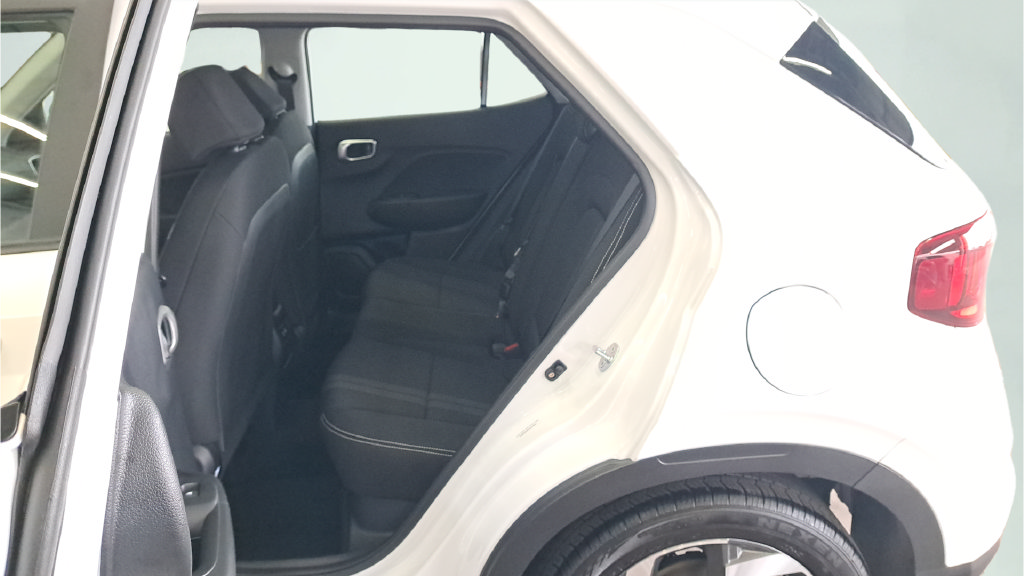 Used 2026 Hyundai Venue SEL FWD image 24
