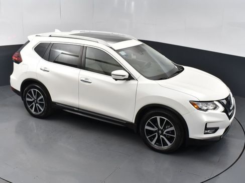 Used 2020 Nissan Rogue SL w/ Premium Package image 41