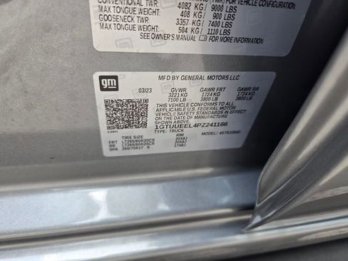 Used 2023 GMC Sierra 1500 AT4 w/ Technology Package AWD/4WD image 21