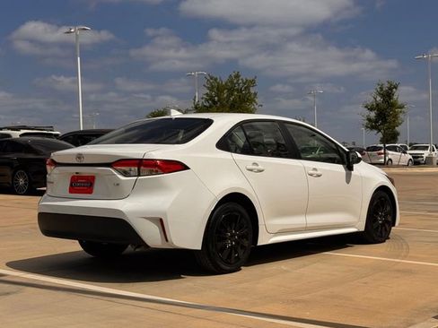 Used 2023 Toyota Corolla LE image 5