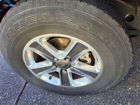 Used 2020 Jeep Wrangler Unlimited Sahara image 20