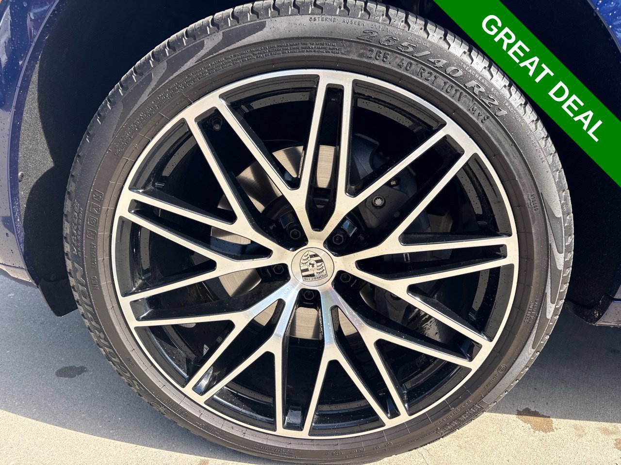 Used 2024 Porsche Macan w/ Premium Plus Package AWD/4WD image 11
