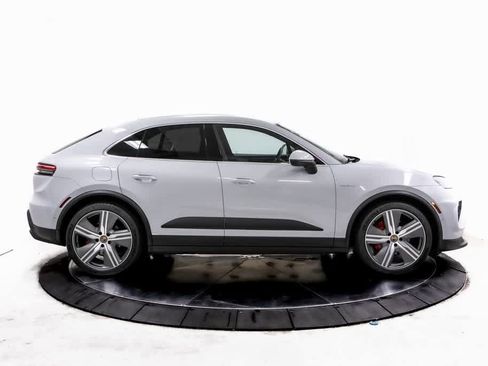 Certified 2025 Porsche Macan 4S Electric image 8