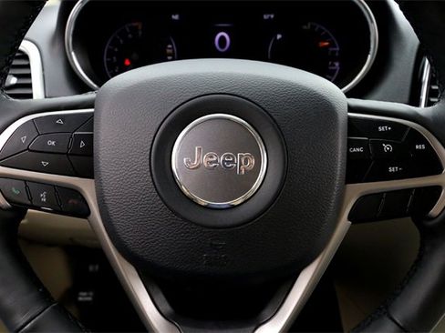 Used 2019 Jeep Grand Cherokee Limited image 12