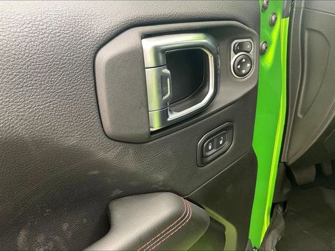 New 2025 Jeep Gladiator Rubicon image 19