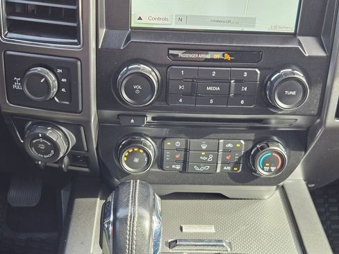 Used 2017 Ford F150 XLT w/ Equipment Group 302A Luxury AWD/4WD image 21