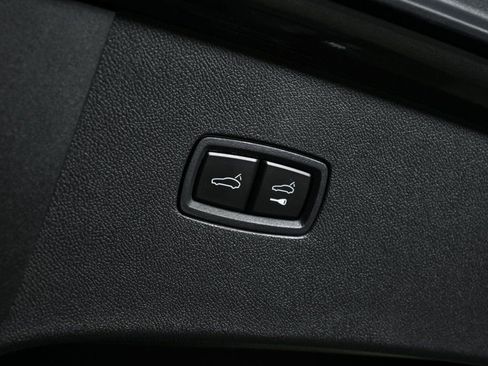 Certified 2025 Porsche Cayenne Coupe image 32