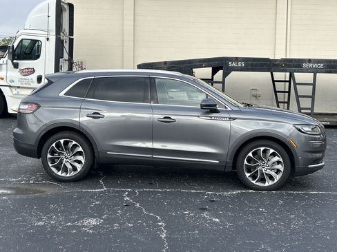 Used 2022 Lincoln Nautilus Reserve image 2