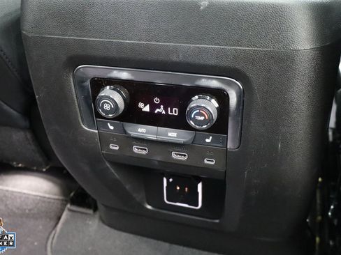 Used 2025 Chevrolet Tahoe Premier AWD/4WD image 30