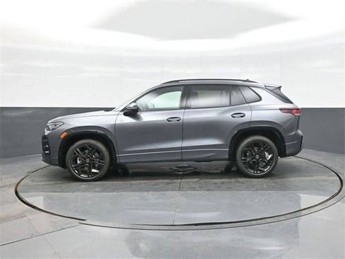 New 2026 Volkswagen Tiguan SE R-Line image 4