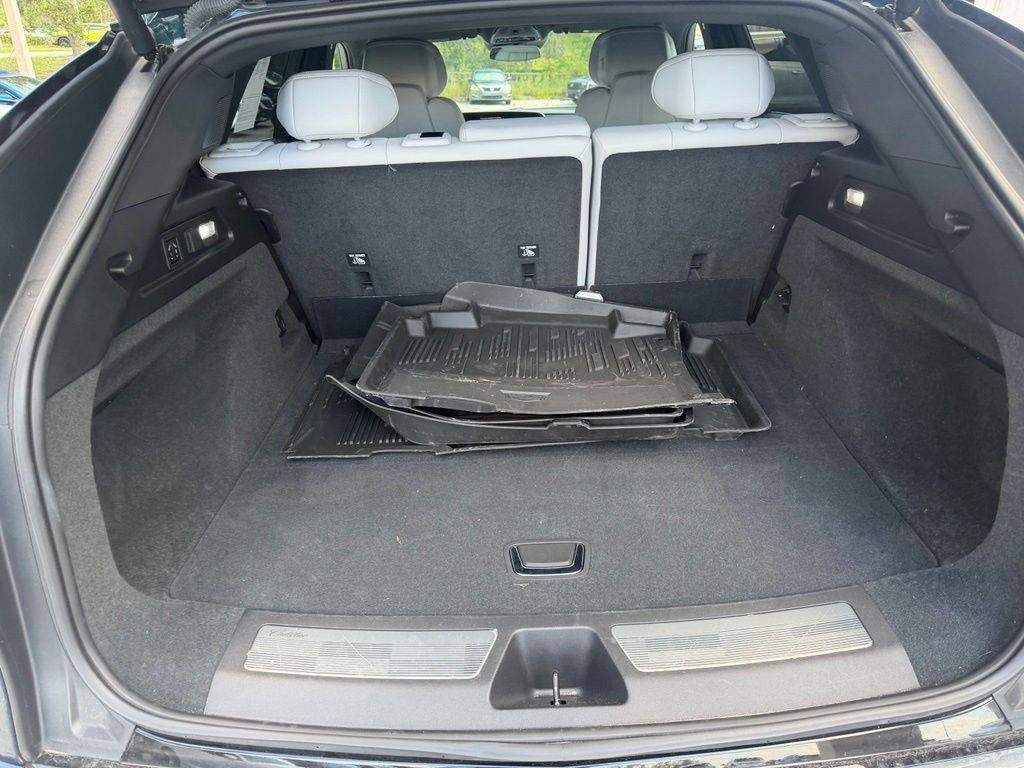 Used 2024 Cadillac Lyriq Luxury w/ LPO, Floor Liner Package RWD image 10