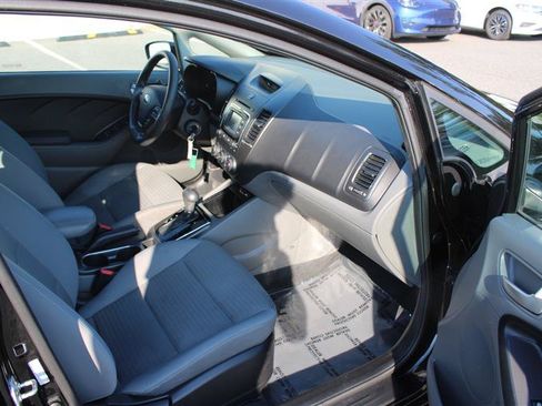 Used 2017 Kia Forte LX w/ LX Popular Package FWD image 9
