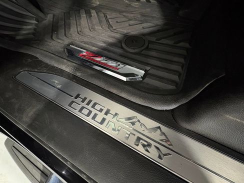 Used 2024 Chevrolet Silverado 2500 High Country w/ High Country Premium Package image 44