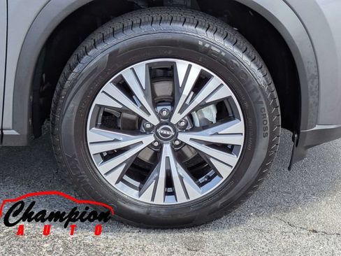 Used 2023 Nissan Rogue SV FWD image 12