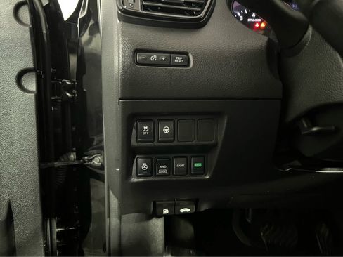 Certified 2022 Nissan Rogue Sport SL AWD/4WD image 16