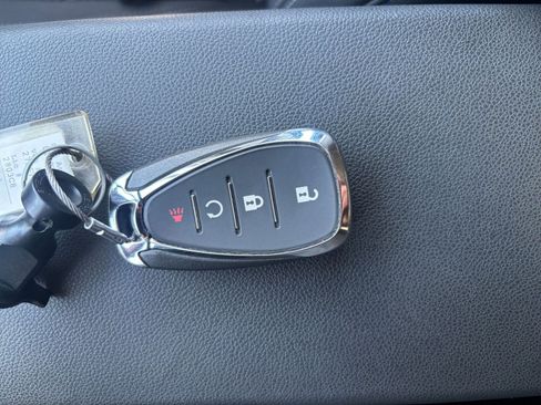 Used 2025 Chevrolet Trax LT image 21