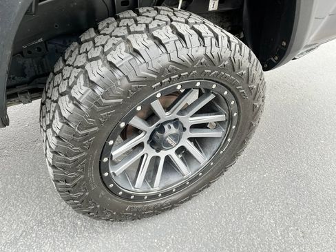 Used 2017 Toyota Tacoma TRD Off-Road w/ Tow Package image 17