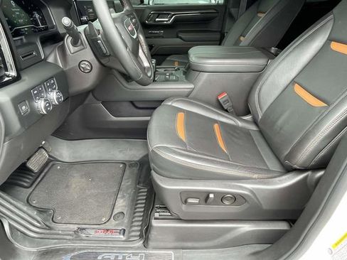 Used 2024 GMC Sierra 1500 AT4 w/ AT4 Preferred Package AWD/4WD image 16