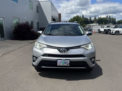 Used 2016 Toyota RAV4 XLE AWD/4WD image 8