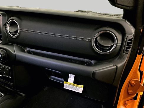 Used 2021 Jeep Wrangler Unlimited Sahara w/ Dual Top Group image 15